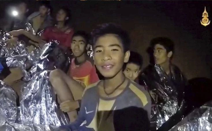 Θρίλερ δίχως τέλος: Κίνδυνος υποξίας και καταβύθισης του σημείου -Απεγκλωβισμός σήμερα των παιδιών από το σπήλαιο – Το σχέδιο του Έλον Μασκ